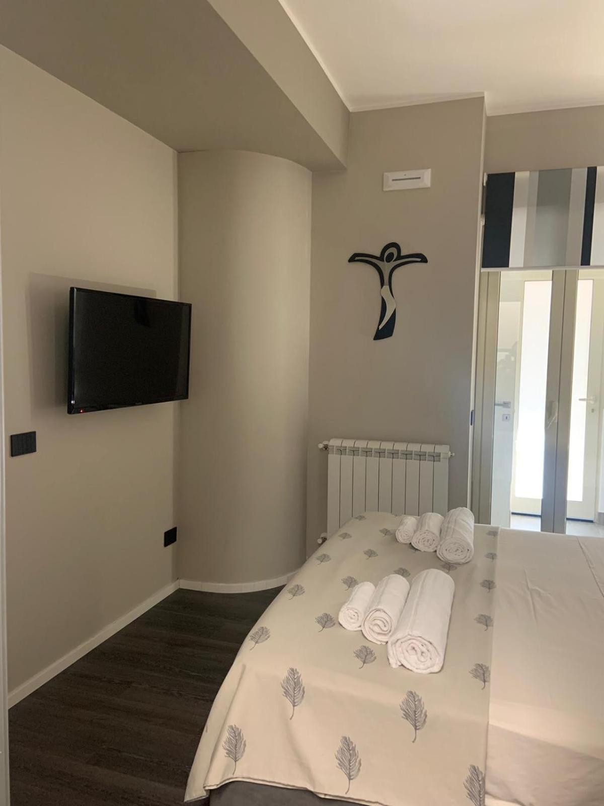 דירות Relais Casa Via Generale Del Buono 13 מילאצו מראה חיצוני תמונה